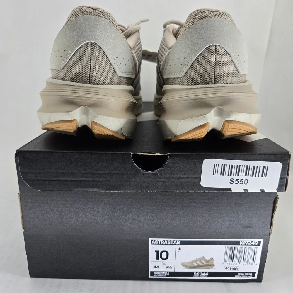 Adidas Astrastar Mens 10 Sportswear Shoes Tan White KI9249 Cloudfoam Sneakers